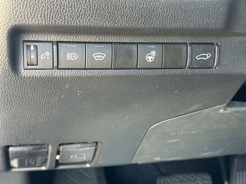 Used 2023 Toyota RAV4 XLE Premium image 27