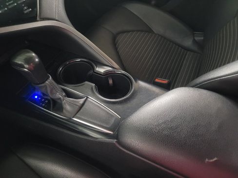 Used 2020 Toyota Camry SE FWD image 26