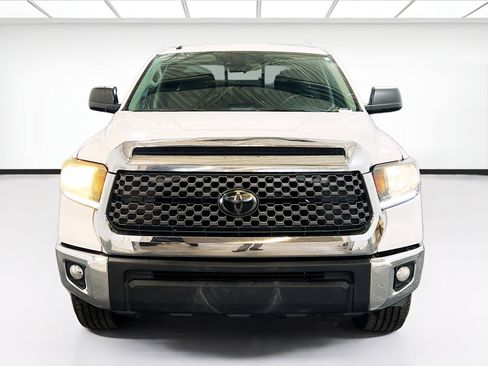 Used 2018 Toyota Tundra SR5 RWD image 2