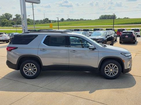 Used 2023 Chevrolet Traverse LT AWD/4WD image 9