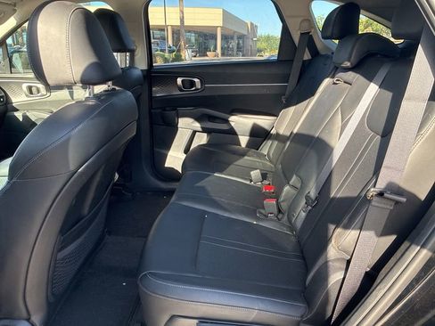 Used 2023 Kia Sorento S image 13