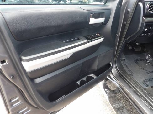 Used 2018 Toyota Tundra SR5 w/ SR5 Upgrade Package RWD image 10