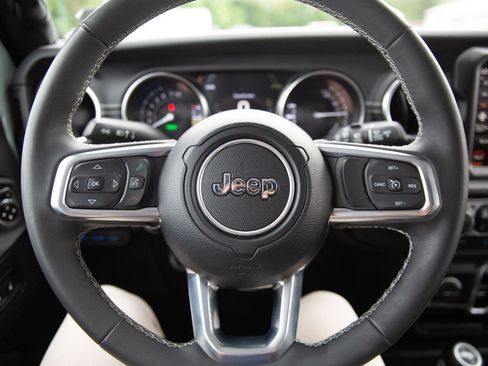 Used 2023 Jeep Wrangler Unlimited Sahara w/ Cold Weather Group AWD/4WD image 11