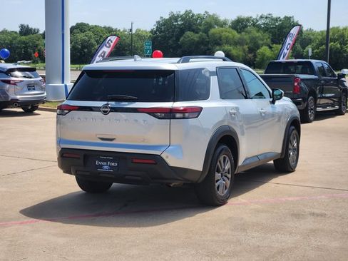 Used 2024 Nissan Pathfinder SV FWD image 6