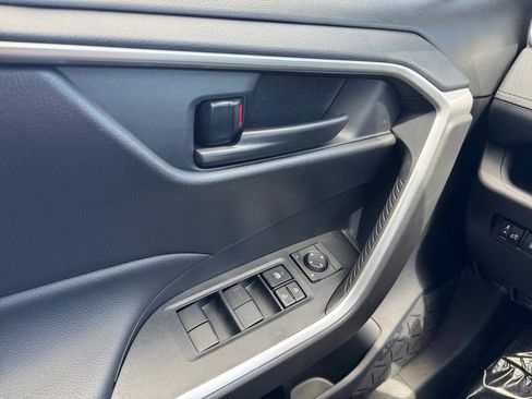 Certified 2025 Toyota RAV4 LE AWD/4WD image 11