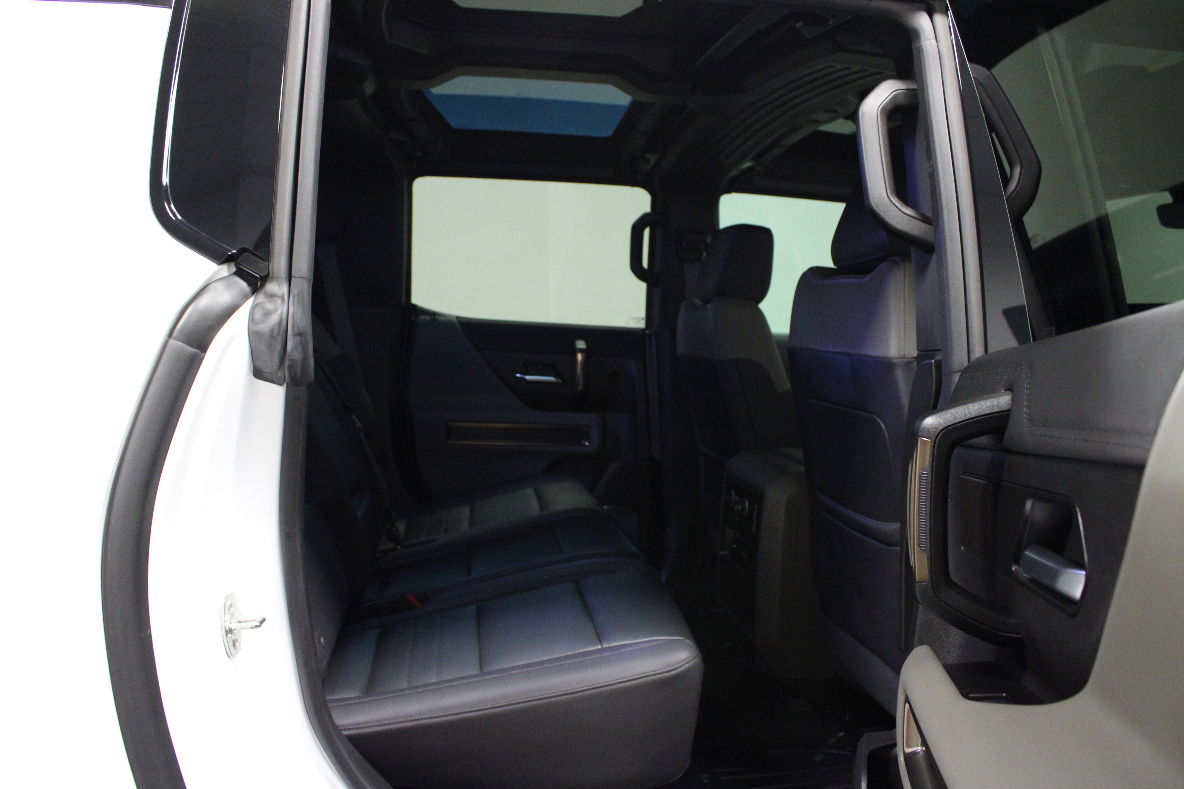 Used 2025 GMC Hummer EV 3X AWD/4WD image 15