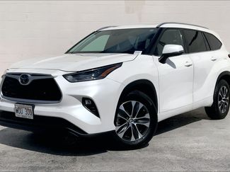 Used 2021 Toyota Highlander XLE FWD video 1