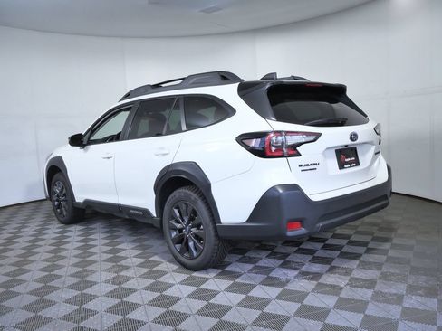 Used 2025 Subaru Outback Onyx Edition AWD/4WD image 4