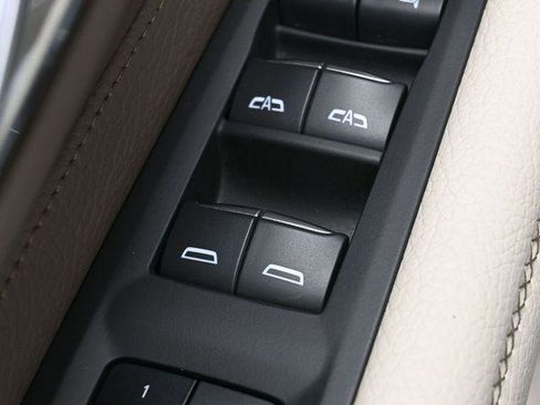 Used 2021 GMC Yukon Denali AWD/4WD image 13
