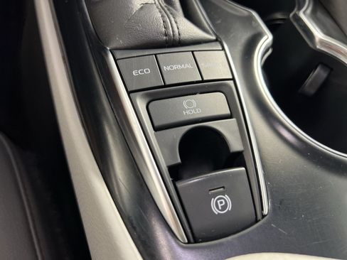 Used 2019 Toyota Camry XLE w/ Driver Assist Package FWD image 33