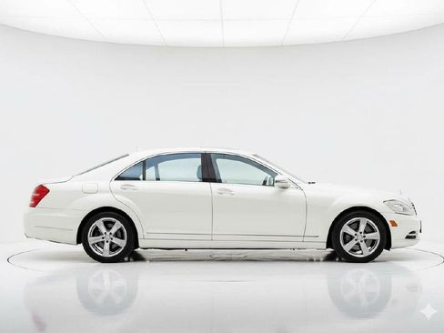 Used 2011 Mercedes-Benz S 550 4MATIC image 4