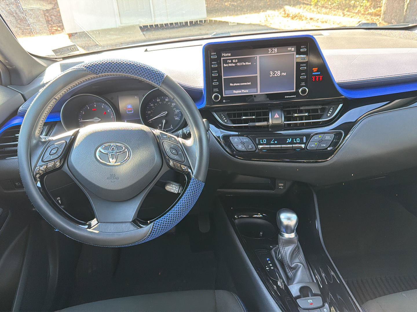 Used 2020 Toyota C-HR XLE FWD image 18