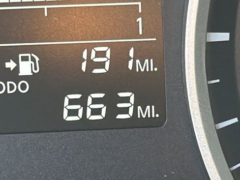 Certified 2025 Nissan Kicks Play S image 26