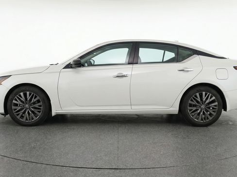 Used 2025 Nissan Altima 2.5 SV image 5