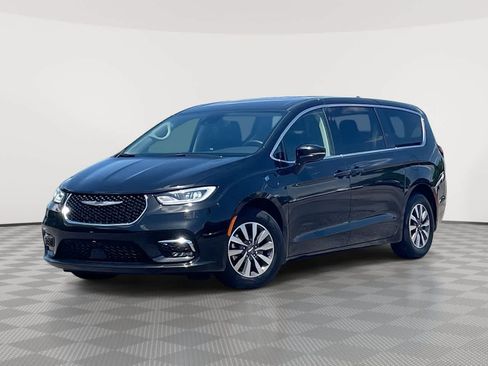 Used 2024 Chrysler Pacifica Limited FWD image 1
