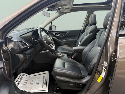 Used 2023 Subaru Forester Touring AWD/4WD image 9