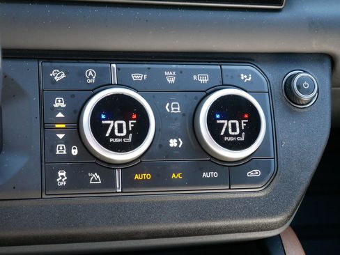 Used 2024 Land Rover Defender 130 X image 23