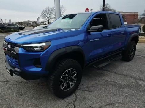 Used 2024 Chevrolet Colorado ZR2 w/ ZR2 Convenience Package III image 3