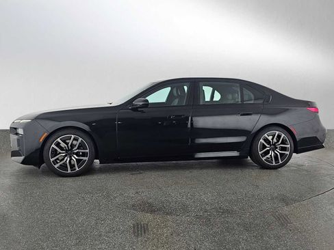 Used 2024 BMW 740i w/ Premium Package image 6