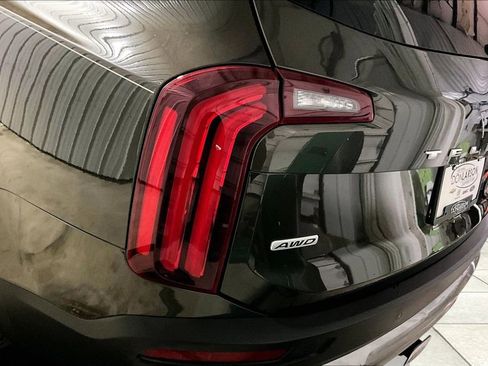 Used 2022 Kia Telluride SX w/ SX Prestige Package AWD/4WD image 12