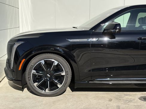 New 2026 Cadillac Escalade IQ Sport 2 w/ LPO, Premium Carpet Package image 5