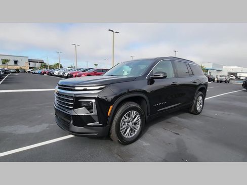 New 2026 Chevrolet Traverse LT w/ Driver Confidence Package image 17