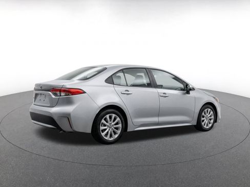 Used 2025 Toyota Corolla LE FWD image 9