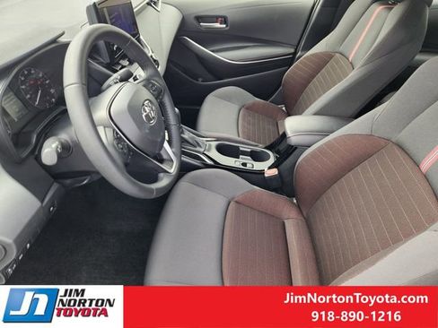 Used 2025 Toyota Corolla SE image 14