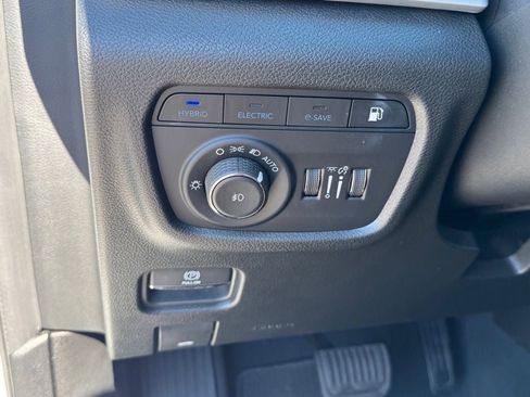 Used 2022 Jeep Grand Cherokee Limited 4xe image 18