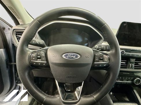 Used 2022 Ford Escape SEL w/ Technology Package image 11