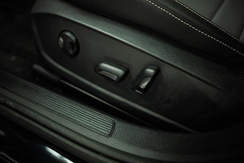 Used 2025 Volkswagen Jetta SE FWD image 16