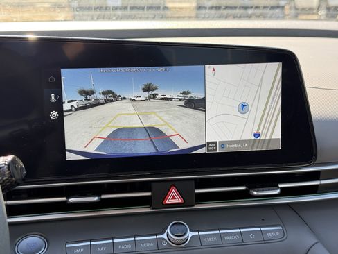 Used 2024 Hyundai Elantra SEL image 21