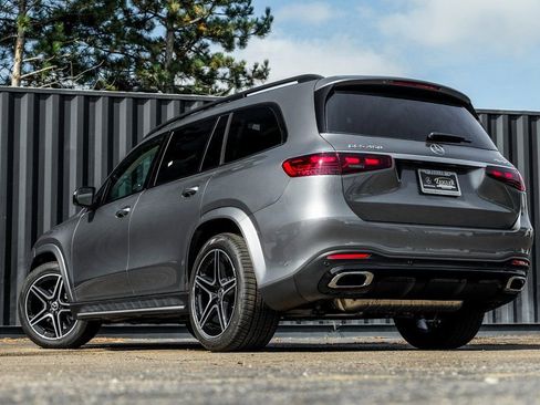 Used 2026 Mercedes-Benz GLS 450 4MATIC image 2