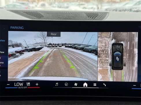 Used 2025 BMW X5 M60i w/ Executive Package image 19