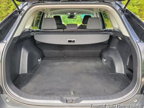 Used 2022 Toyota RAV4 XLE FWD image 25