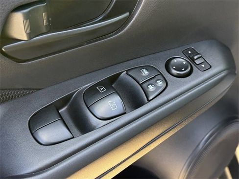 Used 2024 Nissan Kicks S image 20