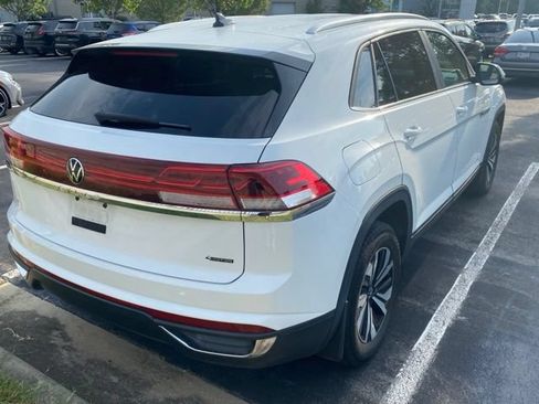 Used 2024 Volkswagen Atlas Cross Sport SE AWD/4WD image 4