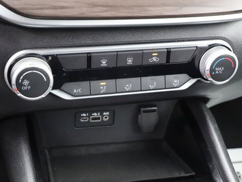 Used 2024 Nissan Altima 2.5 SV image 27