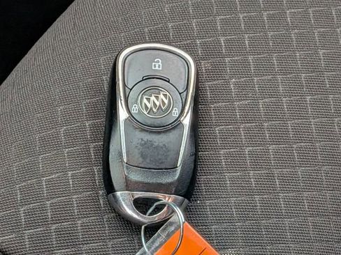 Used 2020 Buick Encore Preferred image 32