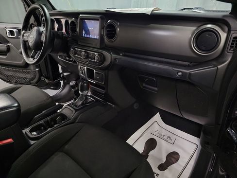 Used 2023 Jeep Gladiator Sport image 23