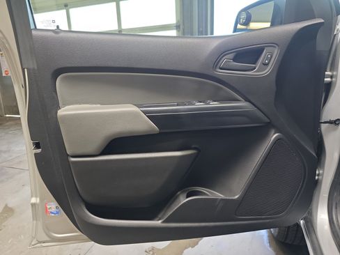 Used 2019 GMC Canyon 2WD Crew Cab w/ Convenience Package image 9