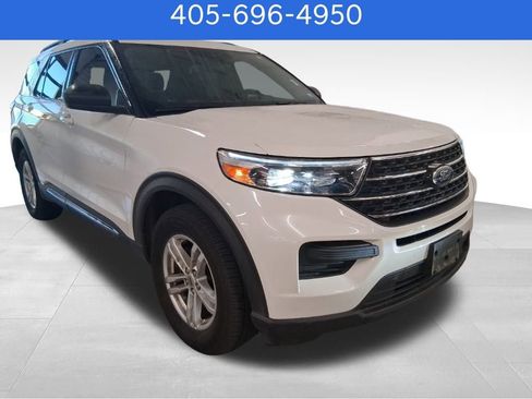 Used 2020 Ford Explorer XLT w/ Comfort Package image 2