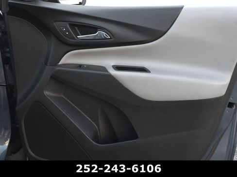 Used 2024 Chevrolet Equinox LS FWD image 36
