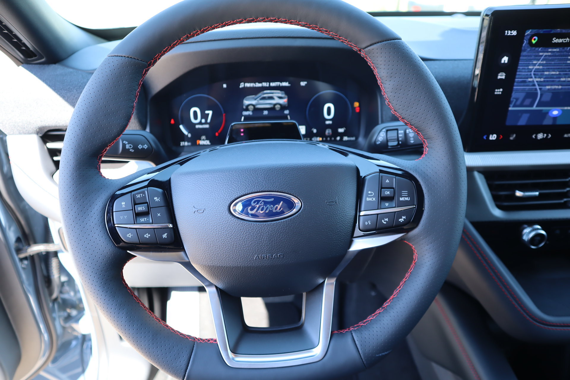 New 2027 Ford Explorer ST-Line w/ Premium Package AWD/4WD image 3