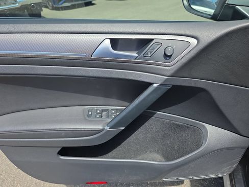 Used 2019 Volkswagen Golf Alltrack S AWD/4WD image 16
