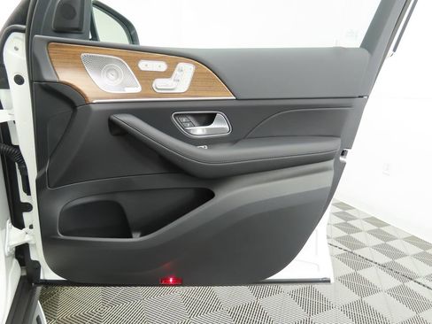 New 2026 Mercedes-Benz GLS 450 4MATIC image 28