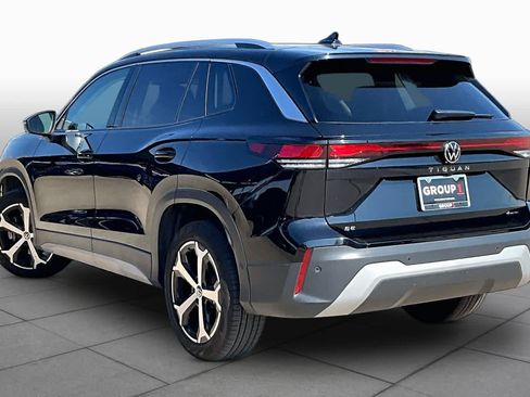 Used 2026 Volkswagen Tiguan SE AWD/4WD image 12