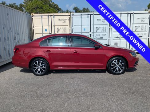 Used 2017 Volkswagen Jetta SE FWD image 4
