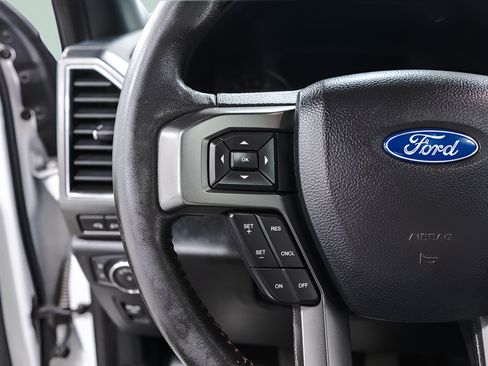 Used 2019 Ford F150 Lariat w/ Equipment Group 502A Luxury AWD/4WD image 12