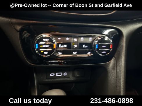 Used 2020 Buick Encore GX Essence w/ Advanced Technology Package AWD/4WD image 19